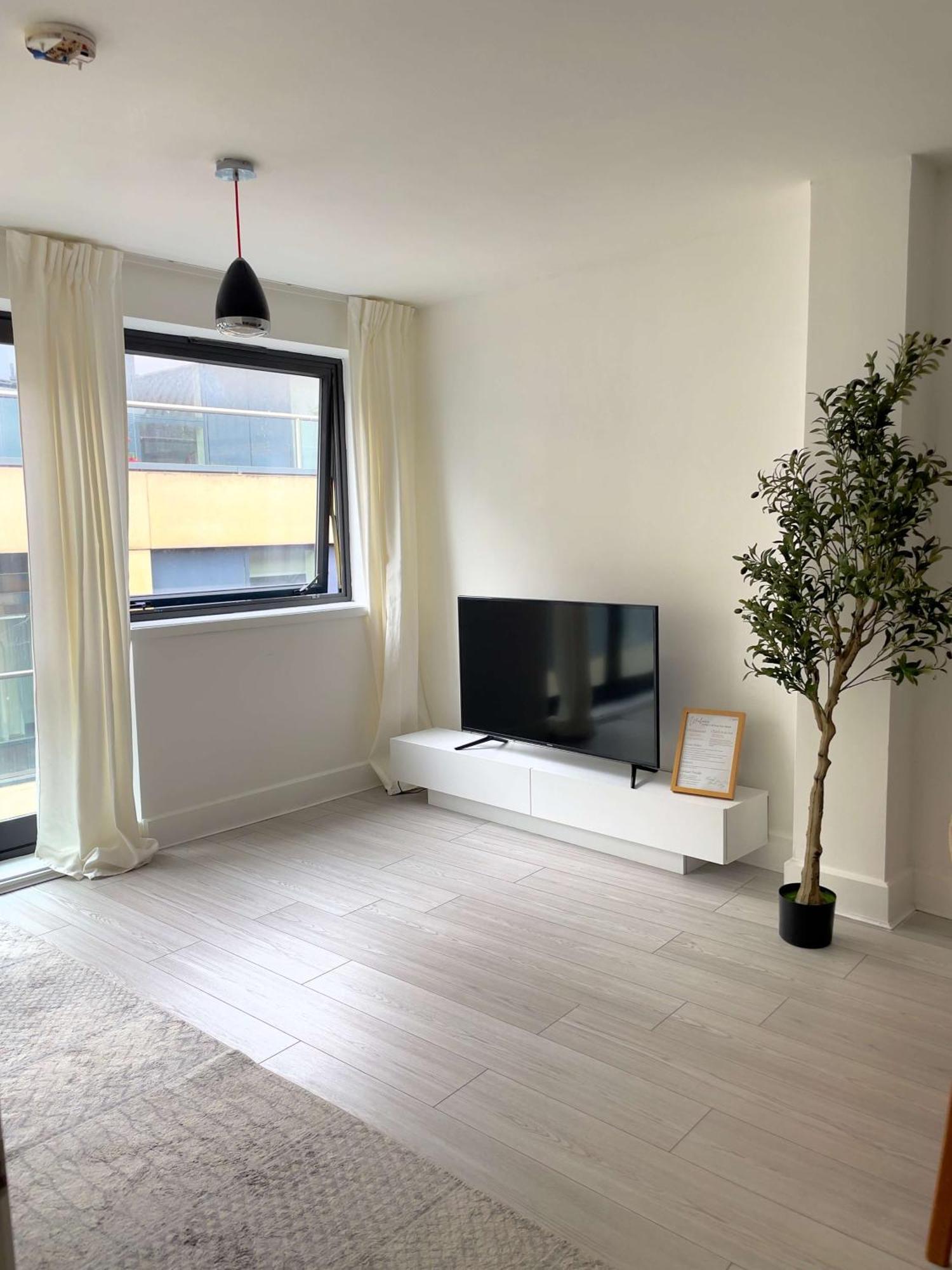Bright And Beautiful 2Bdr Central London Flat מראה חיצוני תמונה