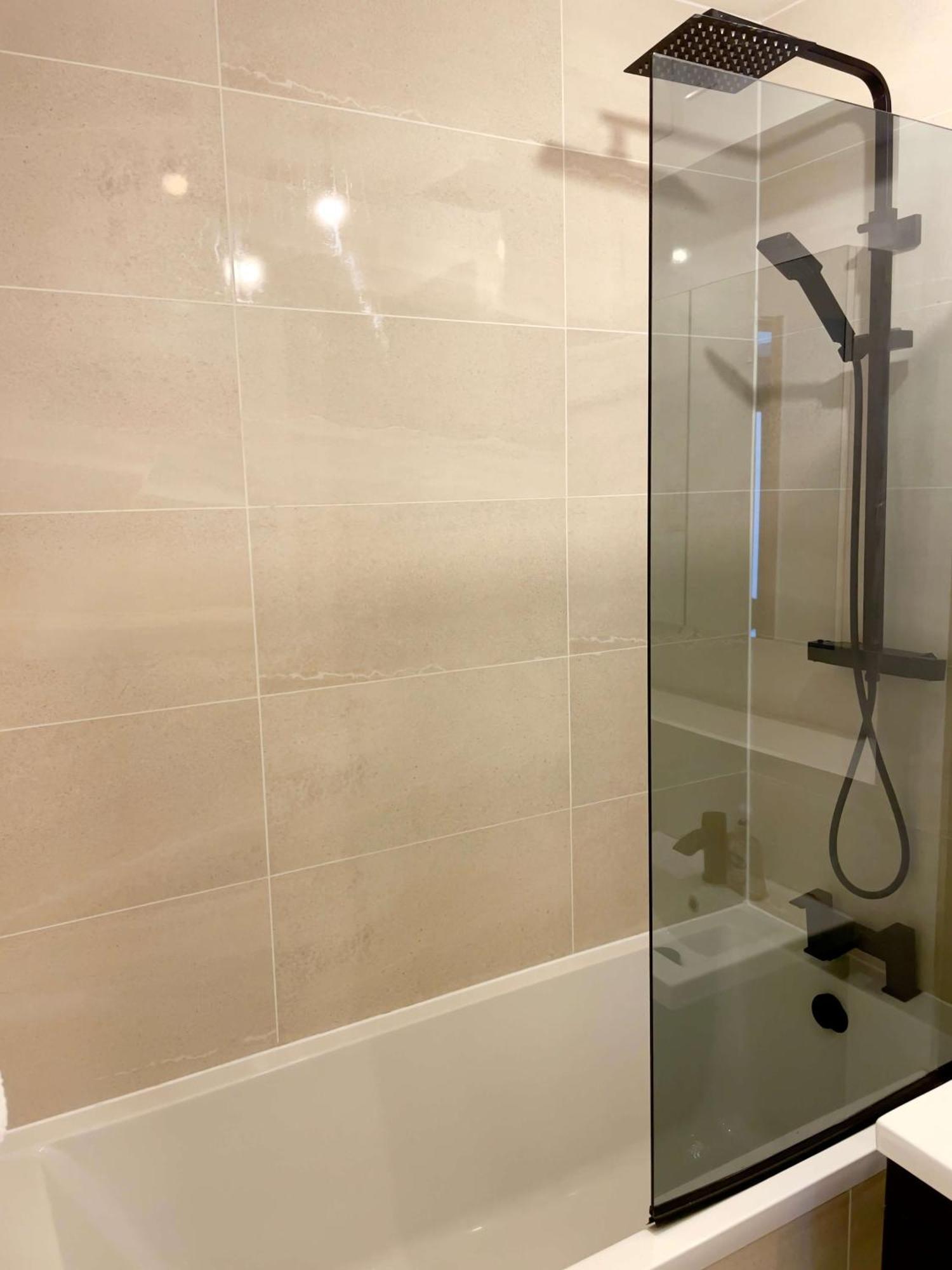 Bright And Beautiful 2Bdr Central London Flat מראה חיצוני תמונה